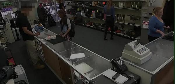  Pawning college student sucks store manager